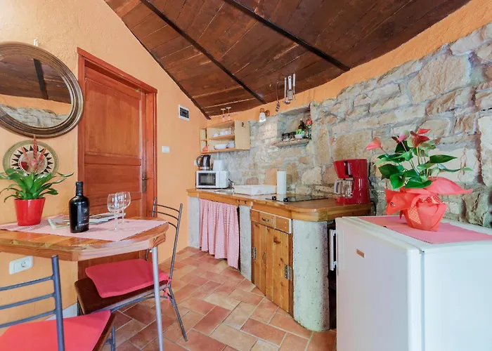 Casa vacanze Cozy In With Wifi Pola