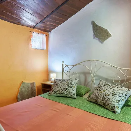 Nice Home In Pula With Wifi * Pula