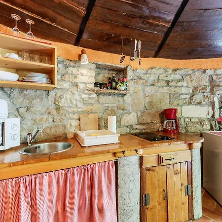 Nice Home In Pula With Wifi Prázdninový dům Pula