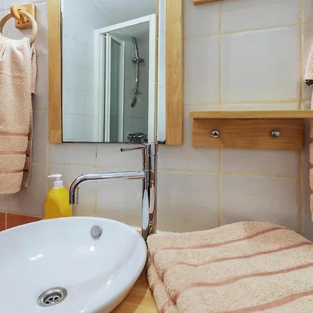 Cozy In With Wifi Pula