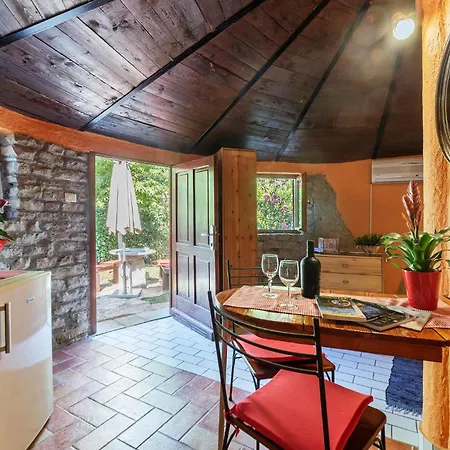 Nice Home In Pula With Wifi * Pula