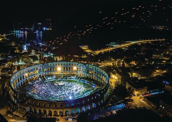 Cozy In With Wifi 度假居 *